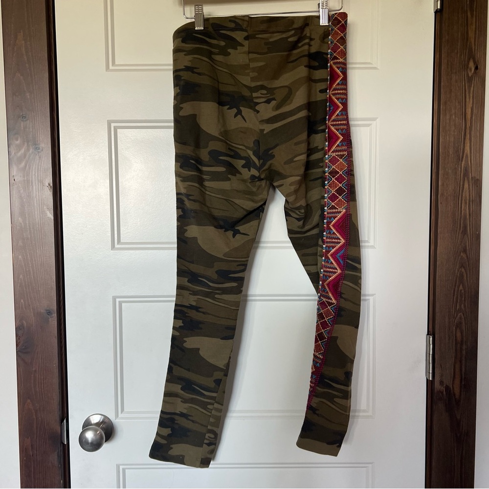 Johnny Was Embroidered leggings